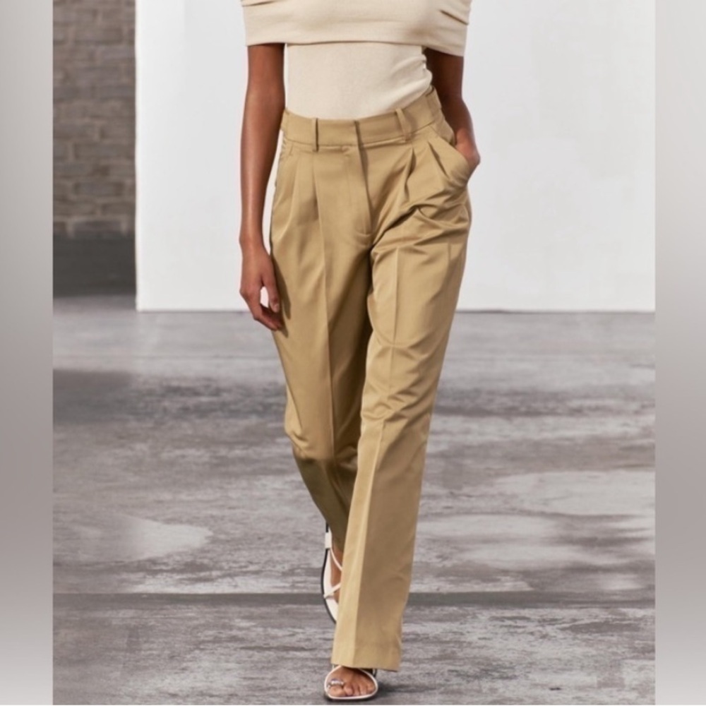 Zara - High-Waist Pleated Wide-Leg Pants in Khaki